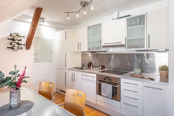 Prodej bytu 2+kk v osobním vlastnictví 73 m², Praha 5 - Smíchov