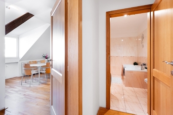 Prodej bytu 2+kk v osobním vlastnictví 73 m², Praha 5 - Smíchov
