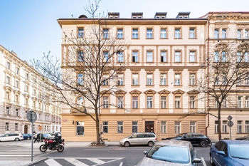 Prodej bytu 2+kk v osobním vlastnictví 73 m², Praha 5 - Smíchov