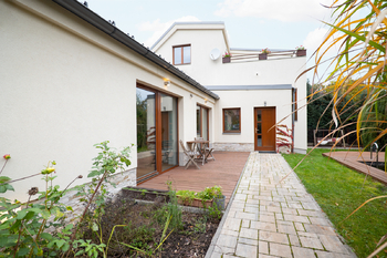 Prodej domu 220 m², Praha 9 - Kyje