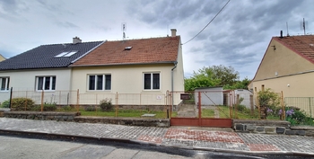Pohled na dům z ulice  - Prodej domu 66 m², Vyškov 