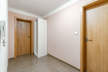 Prodej bytu 2+kk v osobním vlastnictví 53 m², Hostivice