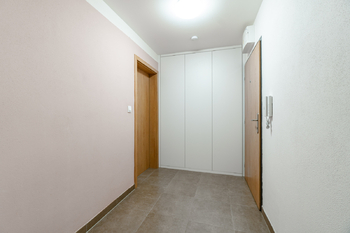Prodej bytu 2+kk v osobním vlastnictví 53 m², Hostivice