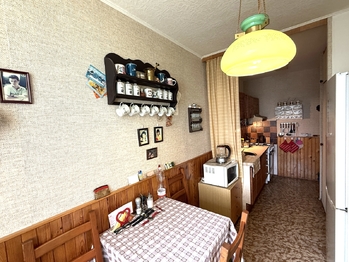 Jídelní kout v kuchyni - Prodej bytu 3+1 v osobním vlastnictví 73 m², Praha 4 - Chodov