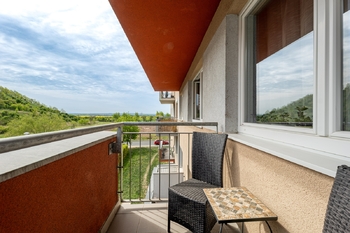 Prodej bytu 2+kk v osobním vlastnictví 58 m², Praha 10 - Horní Měcholupy