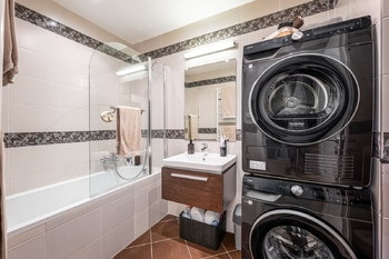 Prodej bytu 2+kk v osobním vlastnictví 58 m², Praha 10 - Horní Měcholupy