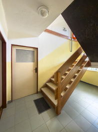 Společné části domu - Prodej bytu 3+1 v osobním vlastnictví 75 m², Trhové Sviny