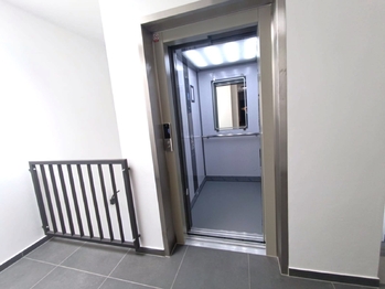 Pronájem bytu 1+kk v osobním vlastnictví 30 m², Praha 10 - Uhříněves