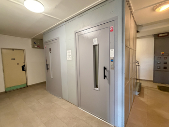 Výtahy - Pronájem bytu 3+kk v osobním vlastnictví 67 m², Praha 10 - Strašnice