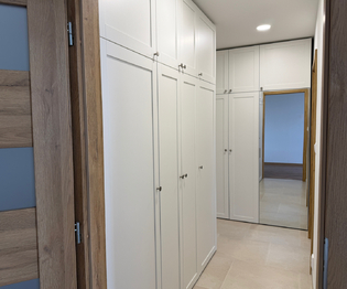 Vestavěná skříň  - Pronájem bytu 3+kk v osobním vlastnictví 67 m², Praha 10 - Strašnice