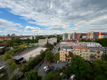 Výhled z lodžie - Pronájem bytu 3+kk v osobním vlastnictví 67 m², Praha 10 - Strašnice