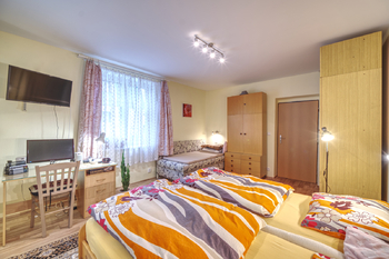 Ložnice přízemí - Prodej domu 152 m², Nýrsko