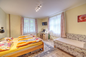 Ložnice přízemí - Prodej domu 152 m², Nýrsko