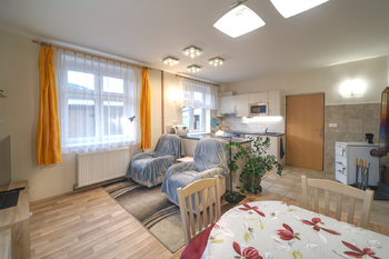 Kuchyň s obývacím prostorem - Prodej domu 152 m², Nýrsko