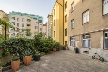 Prodej bytu 4+kk v osobním vlastnictví 93 m², Praha 5 - Smíchov