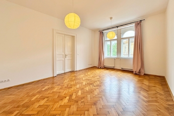 Prodej bytu 4+kk v osobním vlastnictví 93 m², Praha 5 - Smíchov