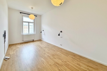 Prodej bytu 4+kk v osobním vlastnictví 93 m², Praha 5 - Smíchov