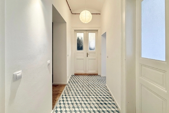 Prodej bytu 4+kk v osobním vlastnictví 93 m², Praha 5 - Smíchov