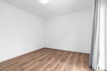 Pokoj - Prodej bytu 4+kk v osobním vlastnictví 102 m², Česká Bříza