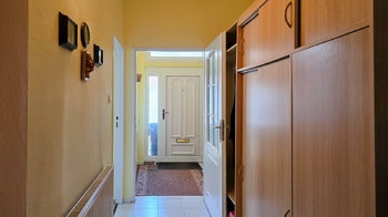 Chodba přízemí - Prodej domu 99 m², Brno