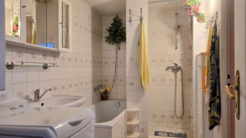Koupelna přízemí - Prodej domu 99 m², Brno