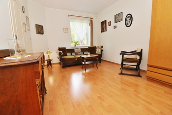 pokoj pro hosty s koupelnou - Prodej domu 175 m², Jaroslav