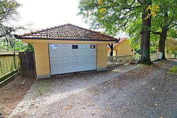 garáž - Prodej domu 175 m², Jaroslav