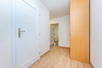 Vstupní hala - Pronájem bytu 2+kk v osobním vlastnictví 48 m², Praha 4 - Chodov