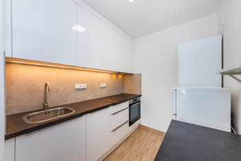 Kuchyňský kout - Pronájem bytu 2+kk v osobním vlastnictví 48 m², Praha 4 - Chodov