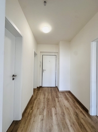 Chodba - Pronájem bytu 2+kk v osobním vlastnictví 43 m², Praha 9 - Černý Most