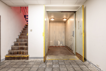 Pronájem kancelářských prostor 1270 m², Rudná
