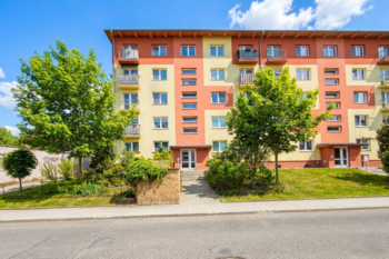 bytový dům - Prodej bytu 2+1 v osobním vlastnictví 43 m², Milovice