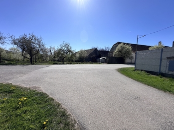 Příjezdová cesta - Prodej zemědělského objektu 830 m², Jakubov u Moravských Budějovic