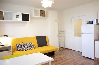 Pronájem bytu 1+kk v družstevním vlastnictví 37 m², Praha 4 - Kamýk