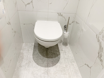 samostatné WC  - Pronájem bytu 2+kk v družstevním vlastnictví 40 m², Praha 5 - Motol