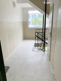 společná chodby - Pronájem bytu 2+kk v družstevním vlastnictví 40 m², Praha 5 - Motol
