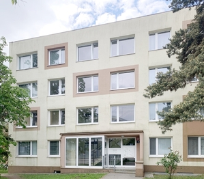 pohled z ulice - Pronájem bytu 2+kk v družstevním vlastnictví 40 m², Praha 5 - Motol