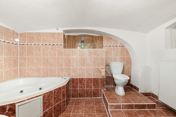Dolní koupelna - Prodej chaty / chalupy 244 m², Česká Kamenice