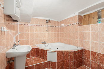 Dolní koupelna - Prodej chaty / chalupy 244 m², Česká Kamenice