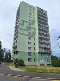 pohled na dům - Prodej bytu 3+1 v osobním vlastnictví 81 m², Příbram