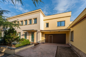 Prodej nájemního domu 675 m², Čelákovice