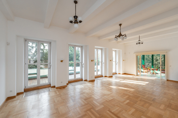 Prodej nájemního domu 675 m², Čelákovice