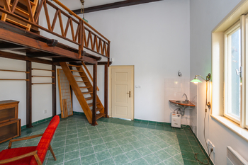 Prodej nájemního domu 675 m², Čelákovice