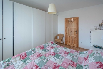 Ložnice včetně šatní skříně.  - Pronájem bytu 3+kk v družstevním vlastnictví 83 m², Neratovice