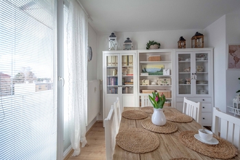 Velmi prostorný obývací pokoj s jídelnou.  - Pronájem bytu 3+kk v družstevním vlastnictví 83 m², Neratovice