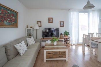 Velmi prostorný obývací pokoj s jídelnou.  - Pronájem bytu 3+kk v družstevním vlastnictví 83 m², Neratovice