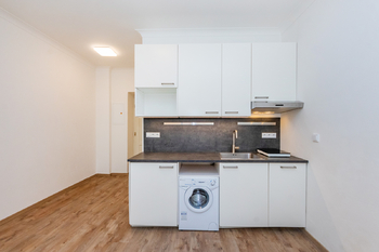 Prodej bytu 1+kk v osobním vlastnictví 21 m², Praha 10 - Vršovice