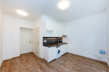 Prodej bytu 1+kk v osobním vlastnictví 21 m², Praha 10 - Vršovice