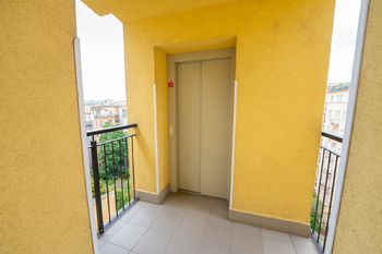 Prodej bytu 2+kk v osobním vlastnictví 73 m², Praha 7 - Holešovice