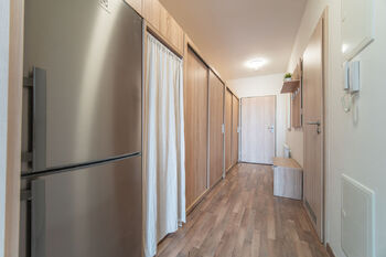 Pronájem bytu 1+kk v osobním vlastnictví 43 m², Praha 10 - Uhříněves
